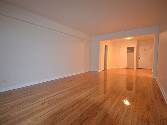 4th image of 3415 Parsons Blvd APT 6D