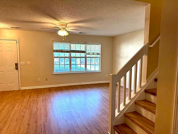 3rd image of 10058 Pergola View Ct