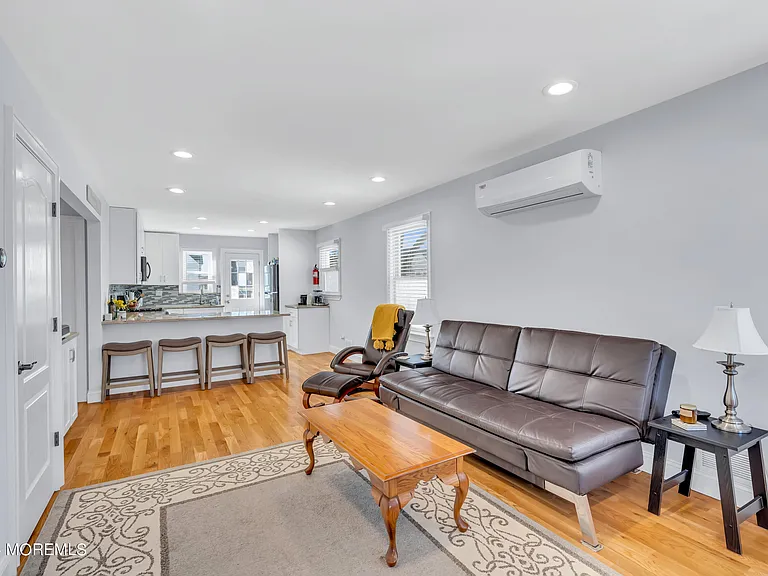 410 4th Ave #1 — Photo 31