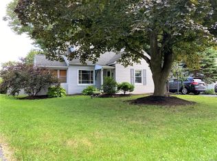 150 Circle Rd, North Syracuse, NY 13212