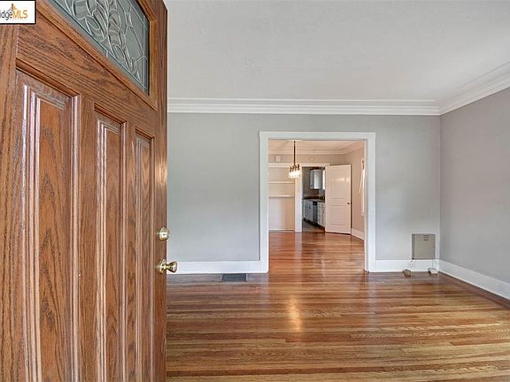 3rd image of 2452 Humboldt Ave