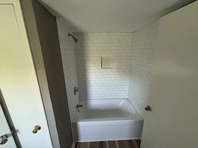 421 Hannaway St — Photo 10