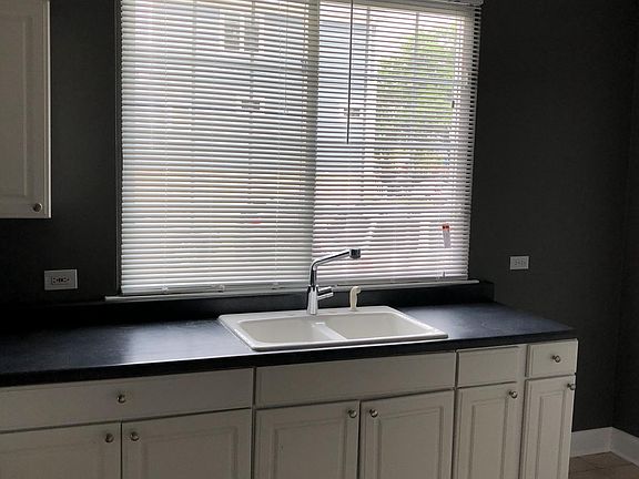 4th image of 4861 W Dakin St #1B