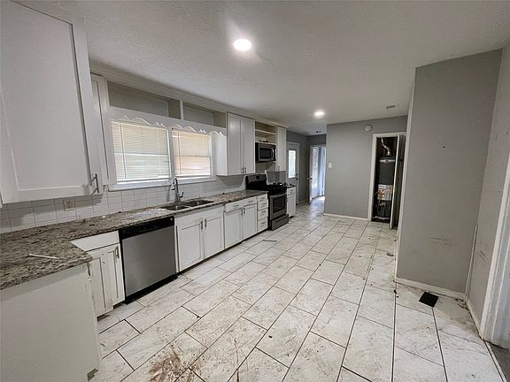 4th image of 4340 Cummings Dr