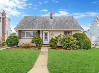 2572 Legion St, Bellmore, NY 11710