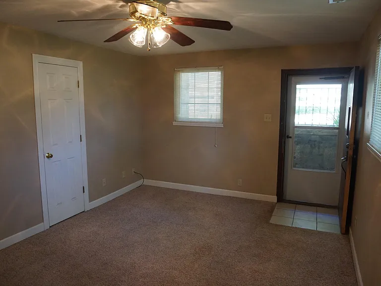 1509 Fairchild Ave — Photo 2