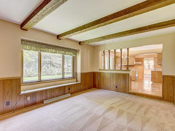 3rd image of 9814 N Melrose Ct