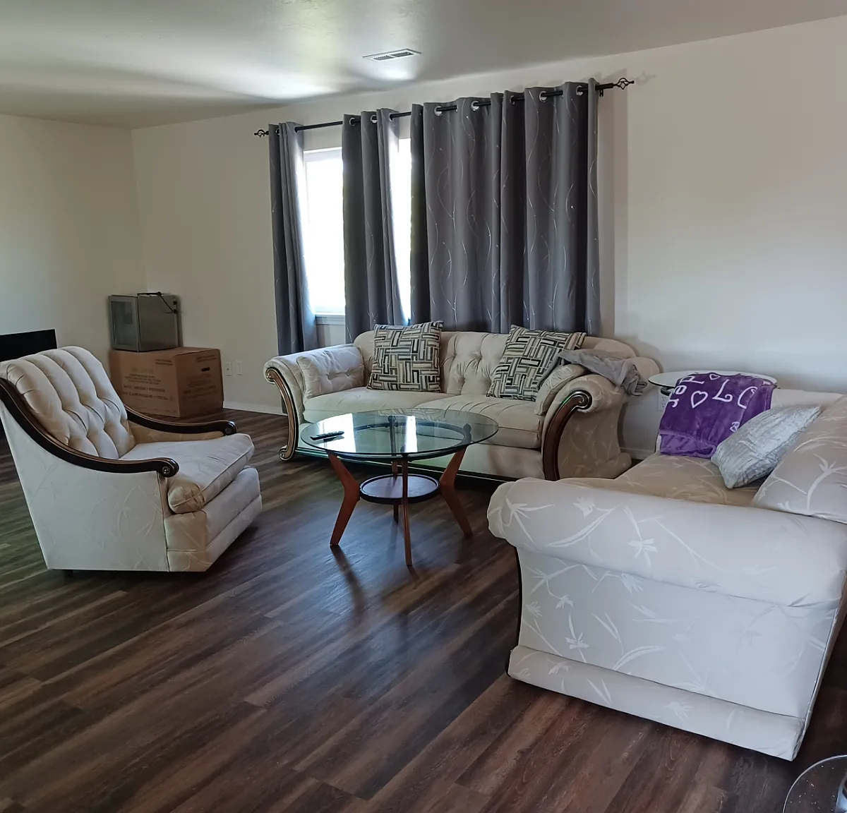 5 bed, 1884 sqft, $3,800 — Photo 3