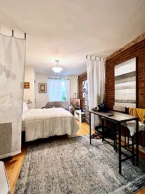 Rented by City Connections Realty | media 1