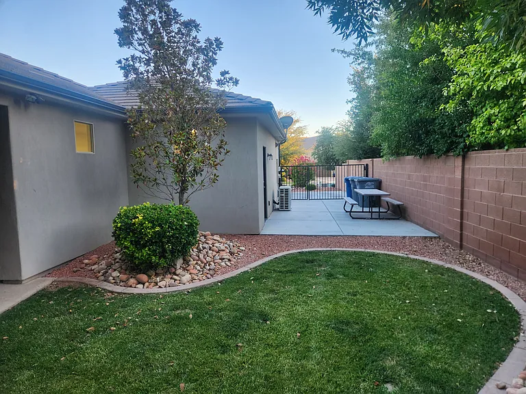 110 S Chalon Dr — Photo 38