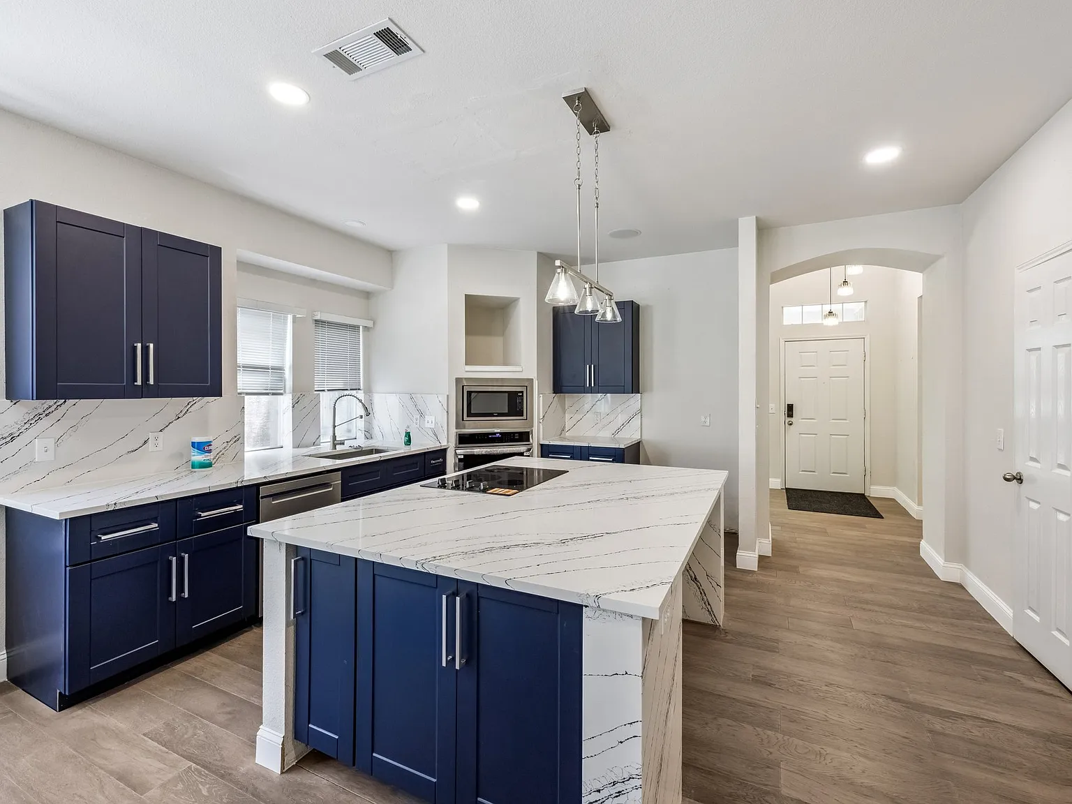 4 bed, 3241 sqft, $3,499 — Photo 4