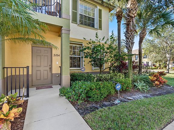 3rd image of 2104 SE Eatonville Drive S