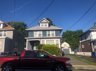 30 S 2nd St, Fords, NJ 08863