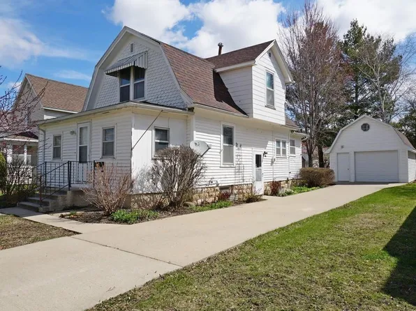 416 S Iowa St, Charles City, IA 50616
