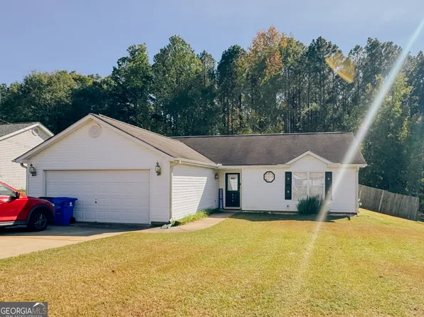69 Canterbury Dr, Grantville, GA 30220