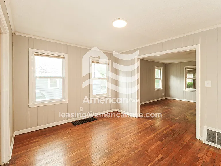 1621962_004_dining_room_4.jpg