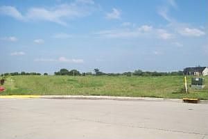 Home for Sale in Huxley, IA $90,000