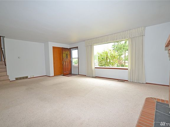 5th image of 4904 180th St SW