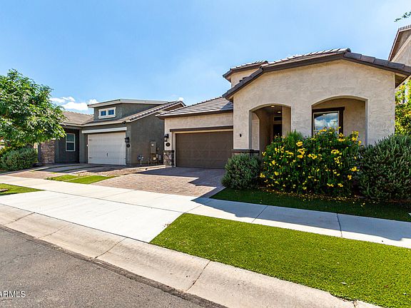 5th image of 2716 S CHATSWORTH --