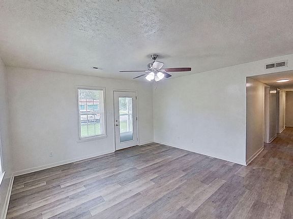 2nd image of 2909 Spaulding Dr