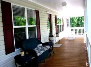 129 Lindsey Dr, Cleveland, GA 30528