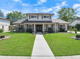 216 Palm Aire Dr, Friendswood, TX 77546