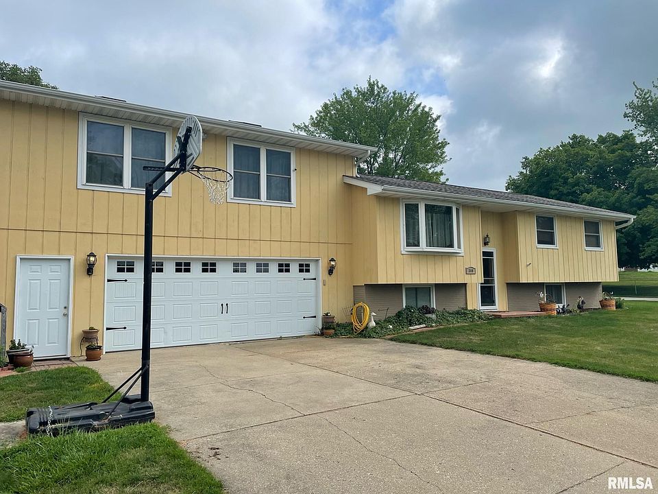 300 W 2nd Ave, Deer Creek, IL 61733 Zillow