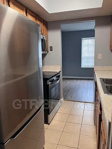 2584 Stratford Ln Photo 1