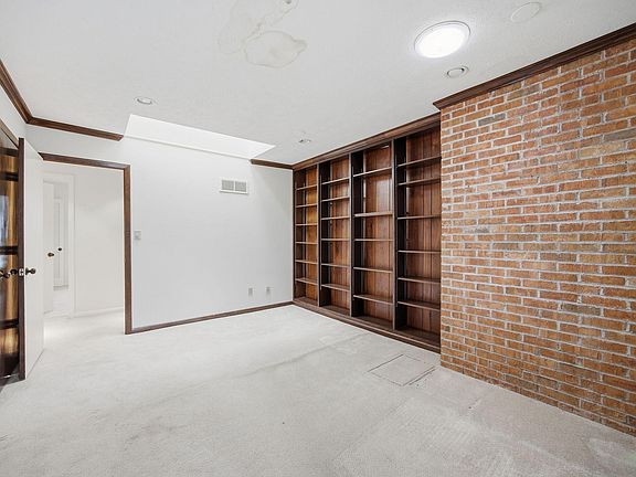 53rd image of 2044 Manor Dr