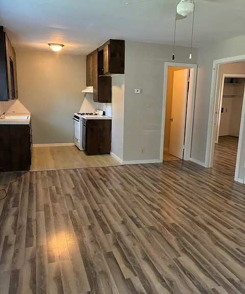 112 W Beech St — Photo 3
