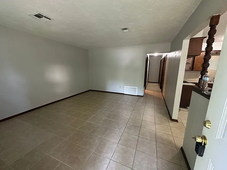 537 Franklin St — Photo 2