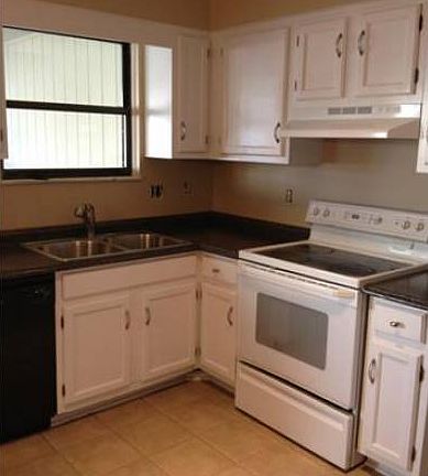 2nd image of 2878 Cranston Dr