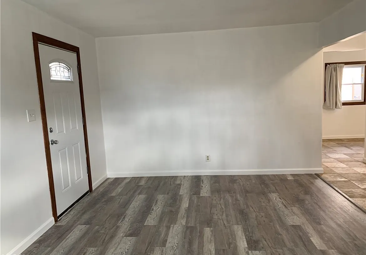 Building Photo - 706 Hine Ave