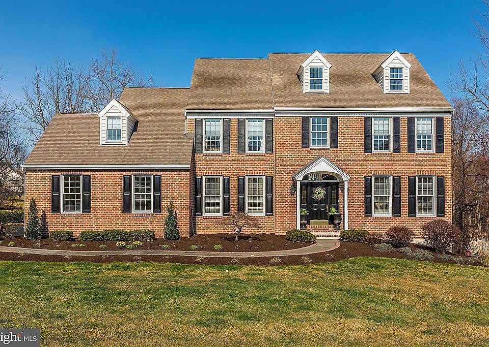 1st image of 110 Peregrine Ln