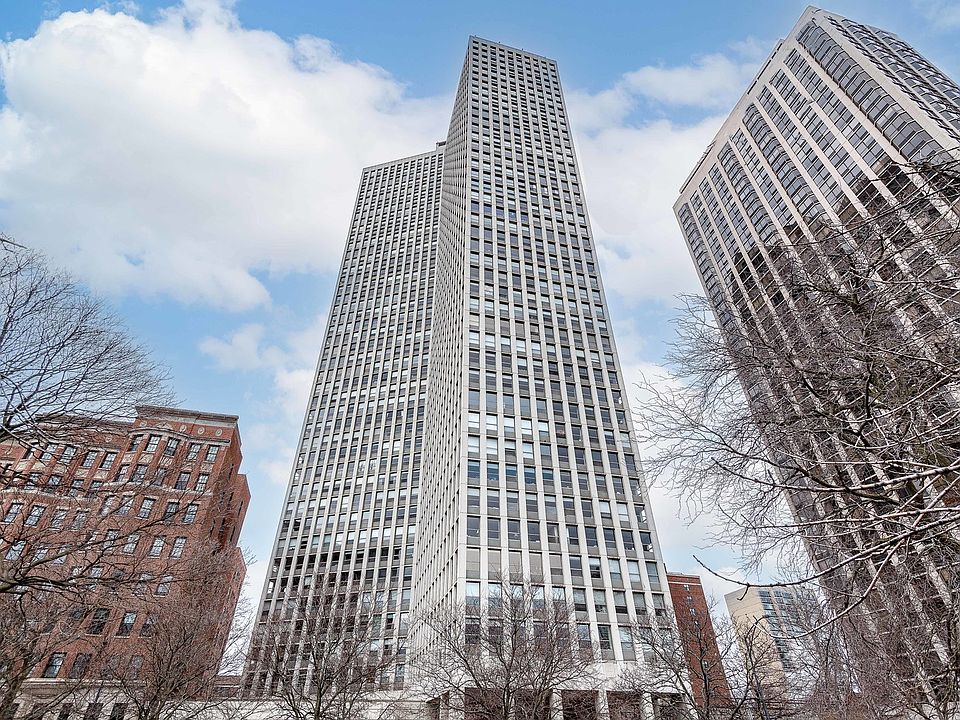 1st image of 2626 N Lakeview Ave APT 1504