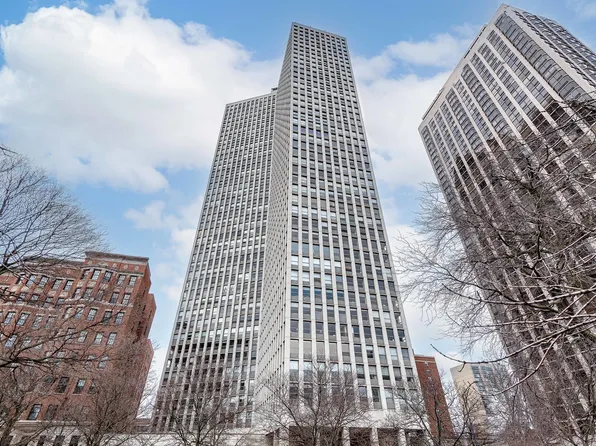 2626 N Lakeview Ave APT 1504, Chicago, IL 60614