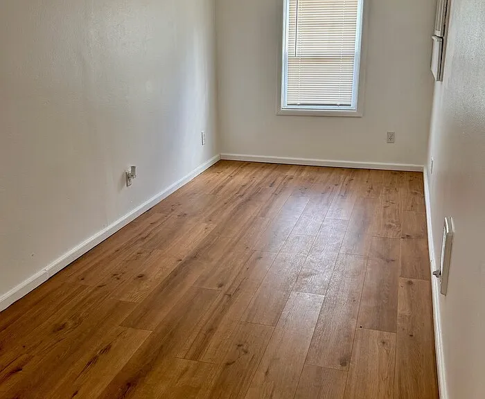 432 SW 3rd Ave — Photo 9