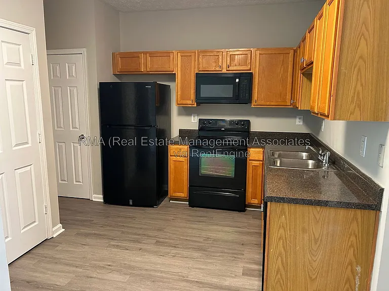 1768 Carrington Dr — Photo 7