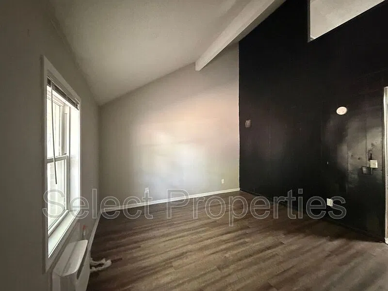 2 bed, 2.0 bath, 600 sqft, $800 — Photo 2