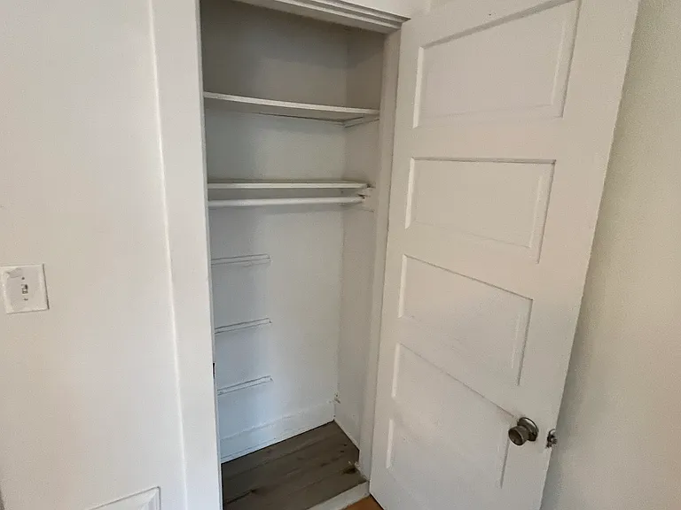 313 E University Ave — Photo 13