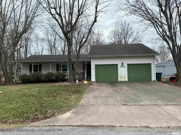 1008 E Bond St, Herrin, IL 62948