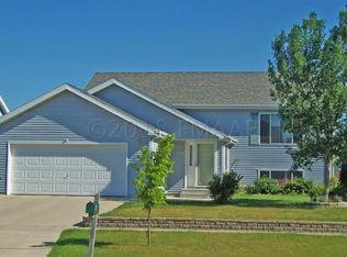 5126 9th Ave N, Grand Forks, ND 58203