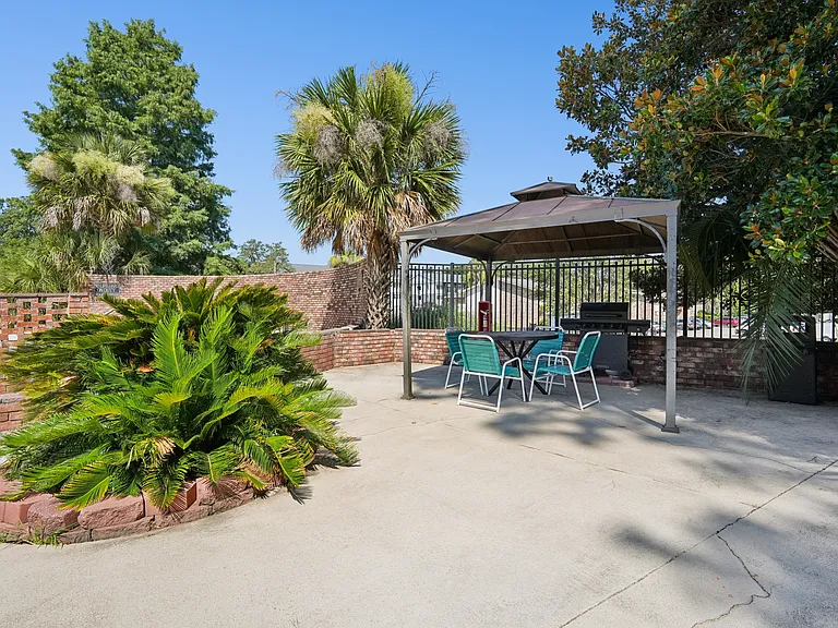 The Palms Apartments — Photo 15