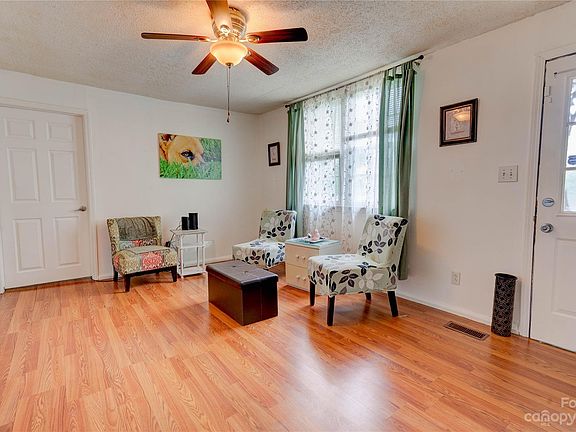 4th image of 117 Stowe Acres