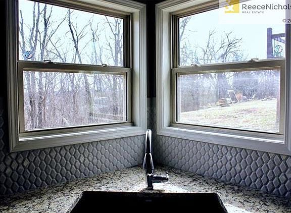 5th image of 611 SW Joseph Cir