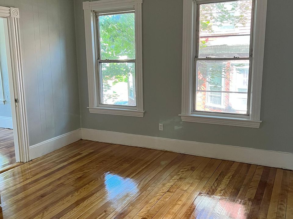 2nd image of 21 Duxbury Rd #3