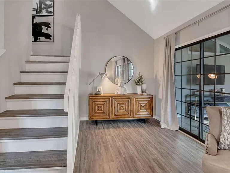 1200 Falling Water Dr SE — Photo 3