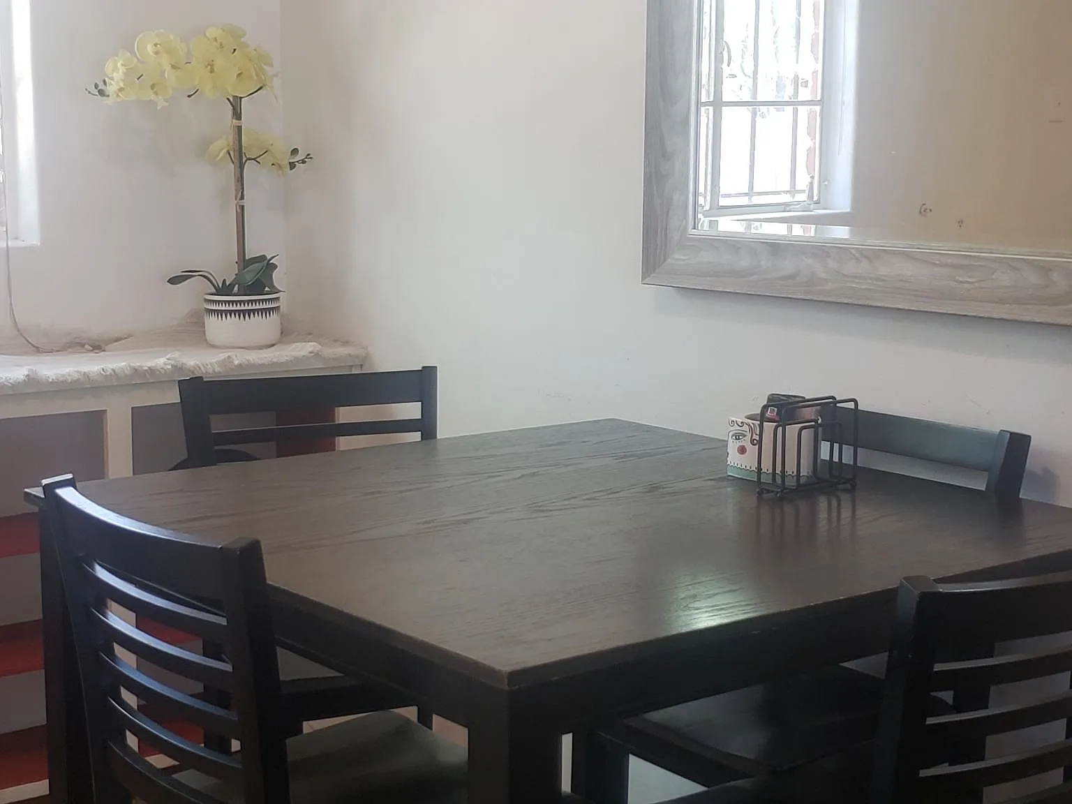 2 bed, 980 sqft, $1,600 — Photo 2