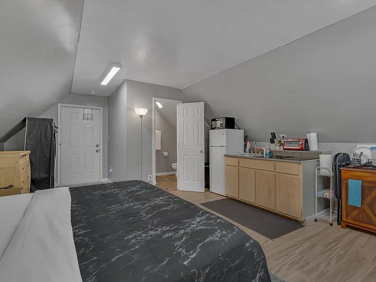 126 White Oak Dr #2 — Photo 16