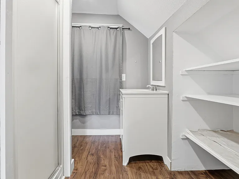215 E Sherman St #1 — Photo 30